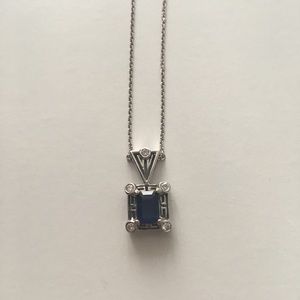 14K white gold necklace with sapphire and diamonds